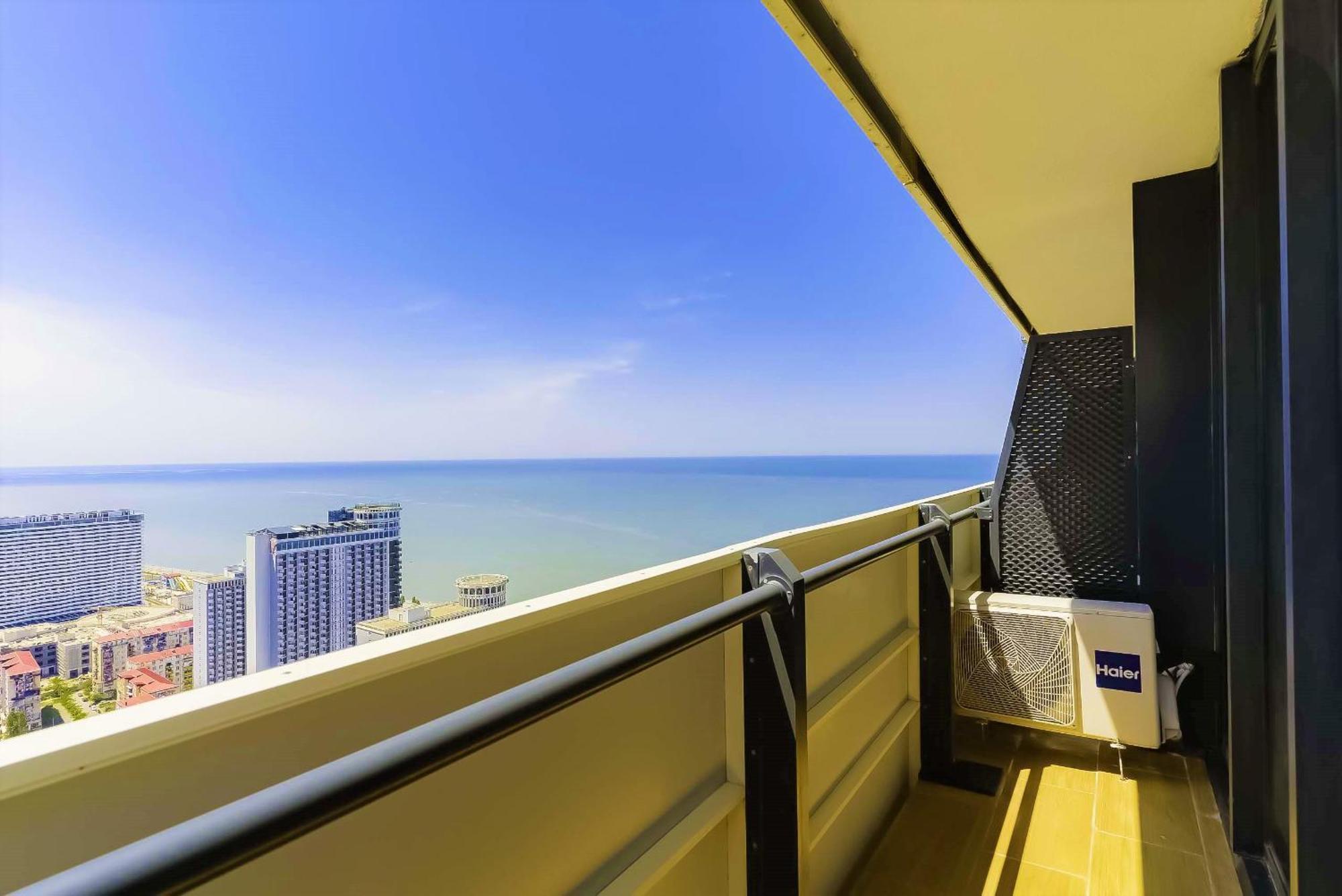 Luxury Beach Front Hotel Batumi Eksteriør billede