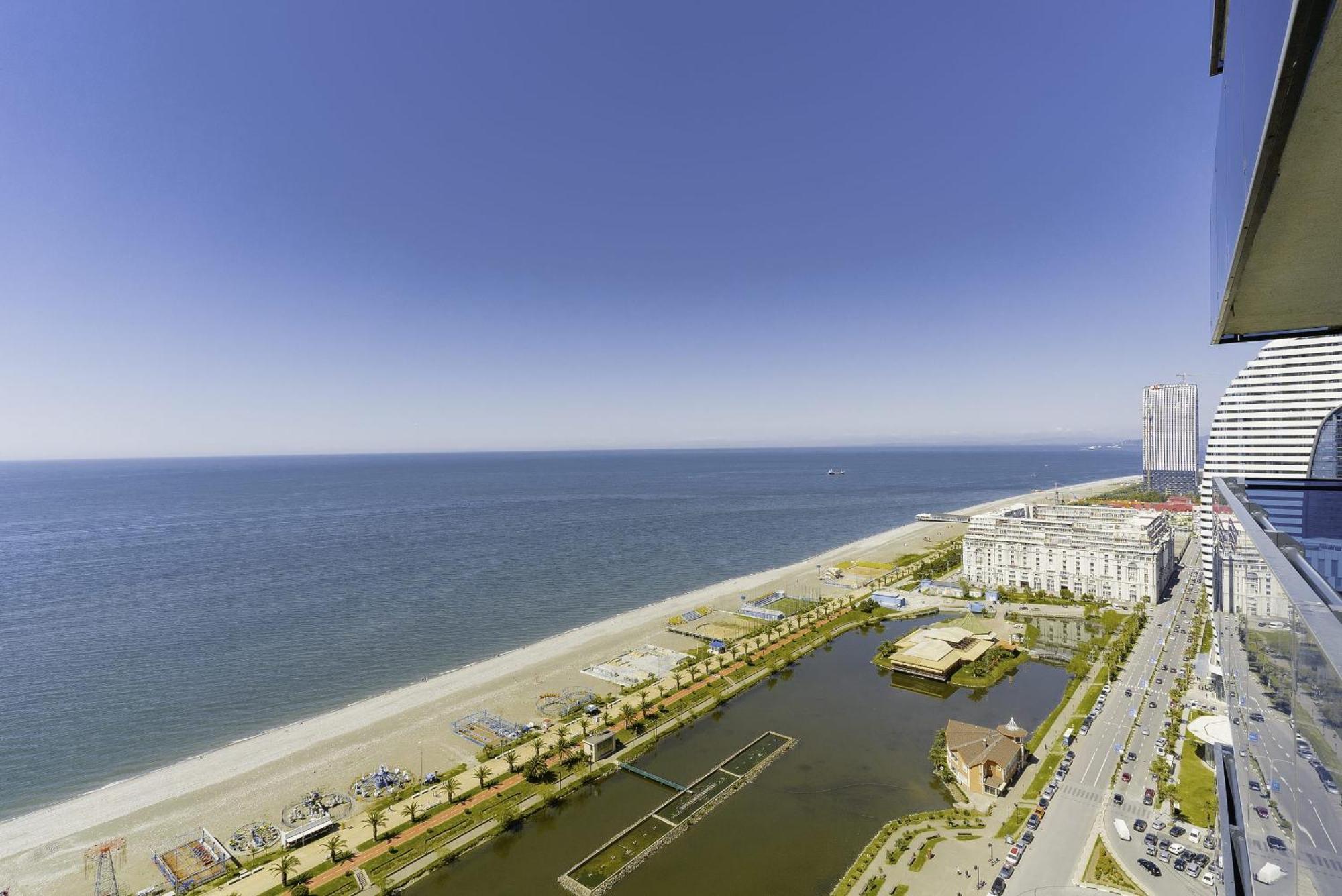 Luxury Beach Front Hotel Batumi Eksteriør billede