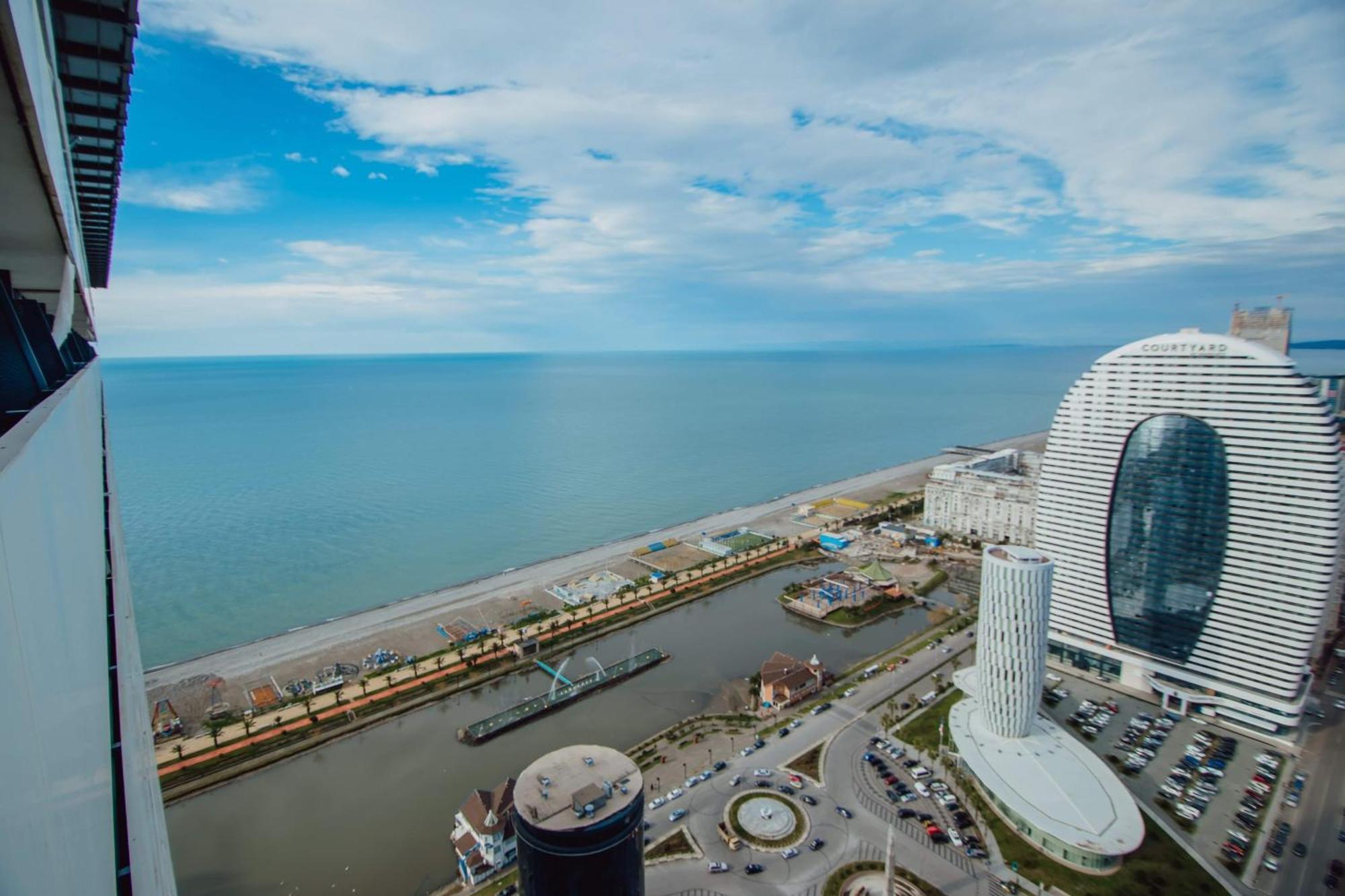 Luxury Beach Front Hotel Batumi Eksteriør billede