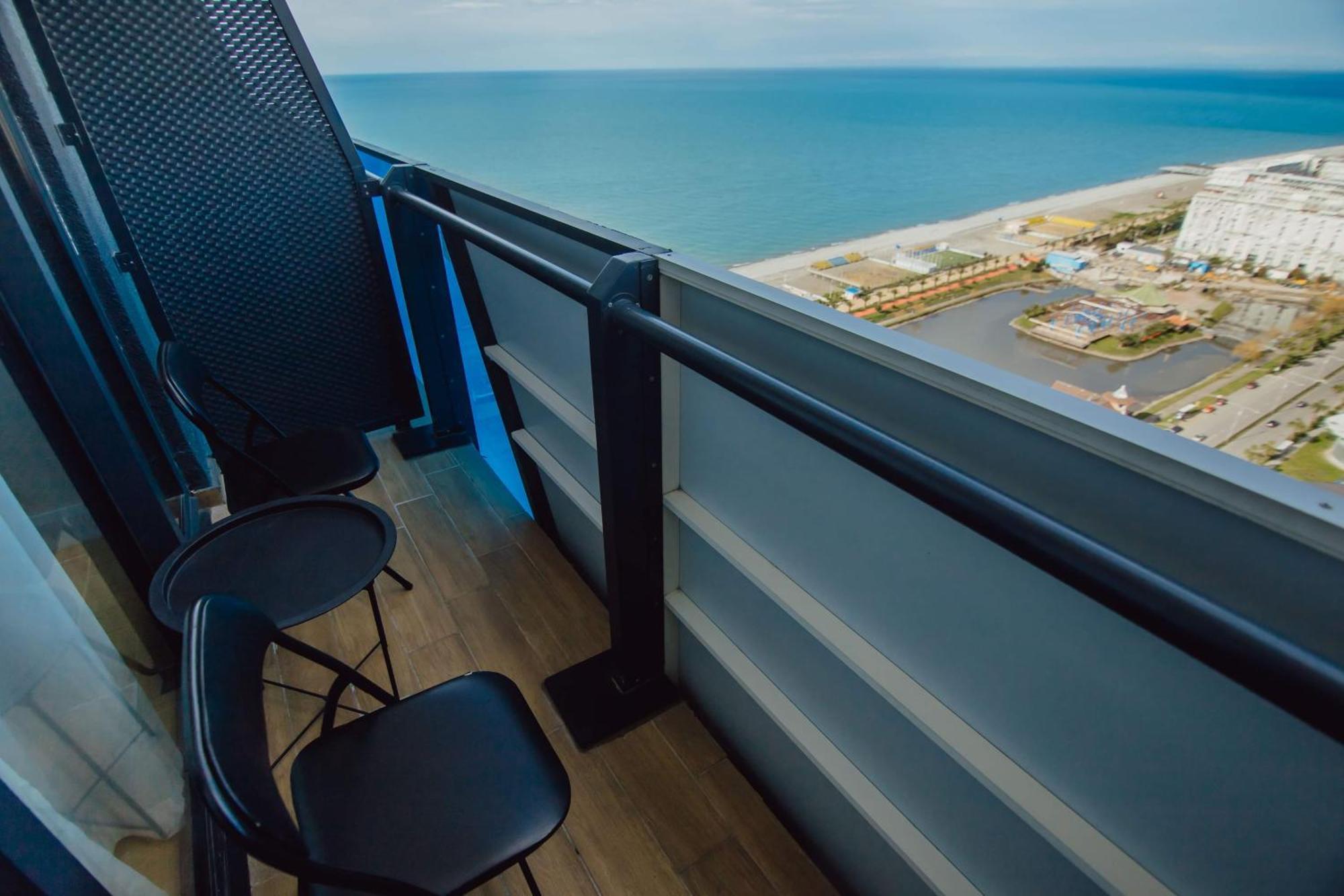 Luxury Beach Front Hotel Batumi Eksteriør billede