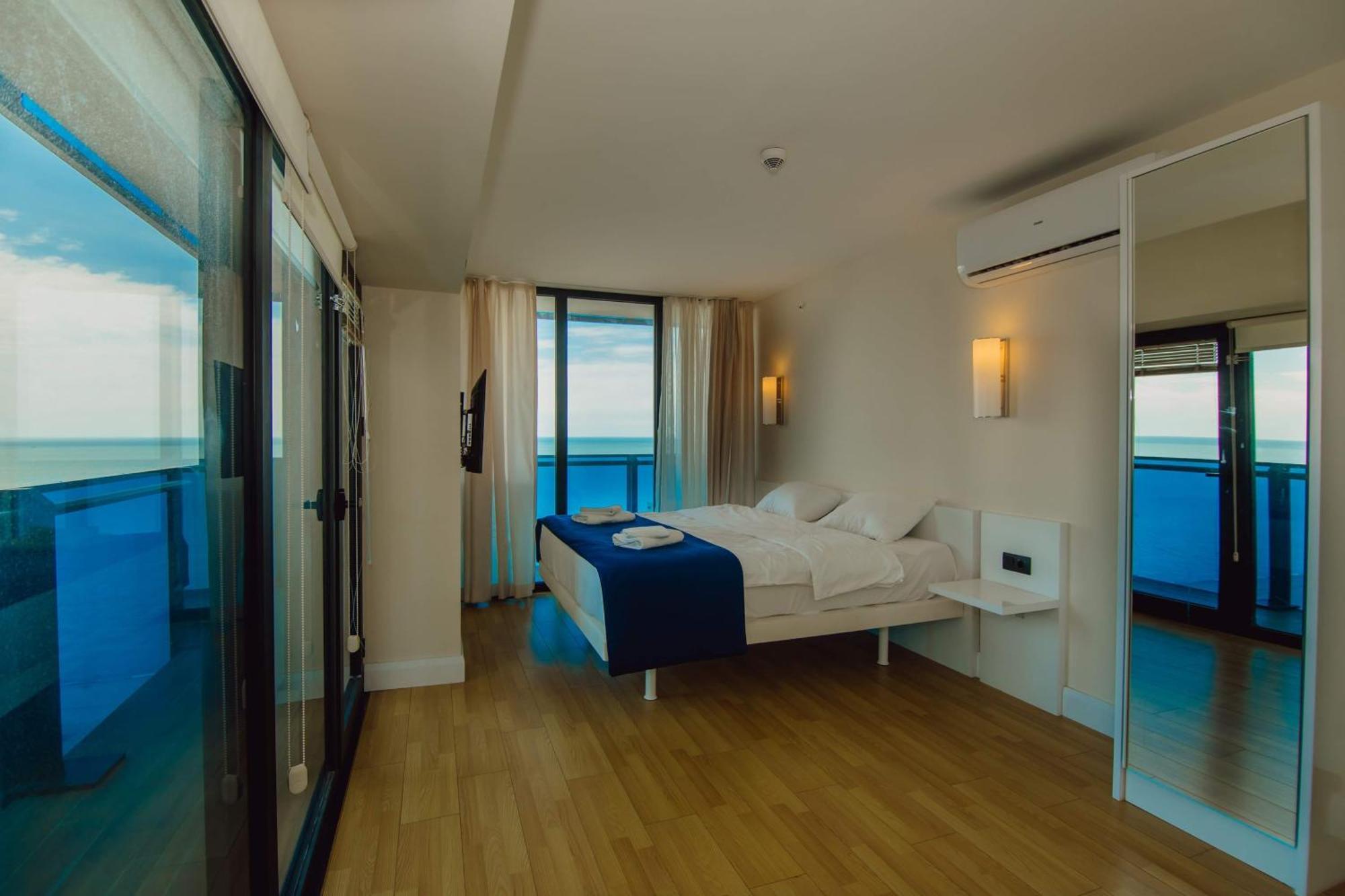 Luxury Beach Front Hotel Batumi Eksteriør billede