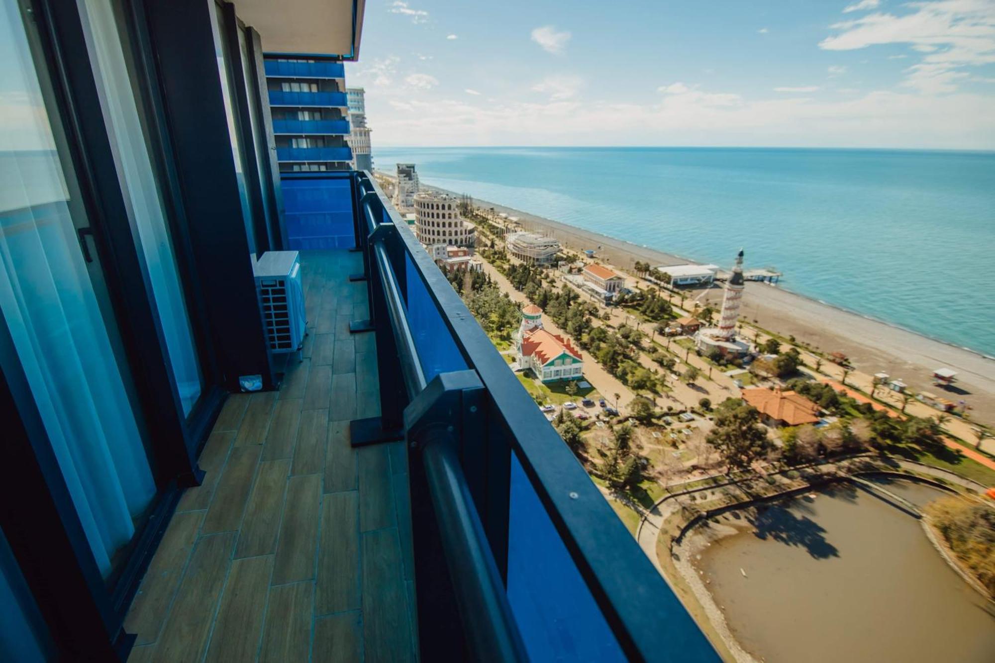 Luxury Beach Front Hotel Batumi Eksteriør billede