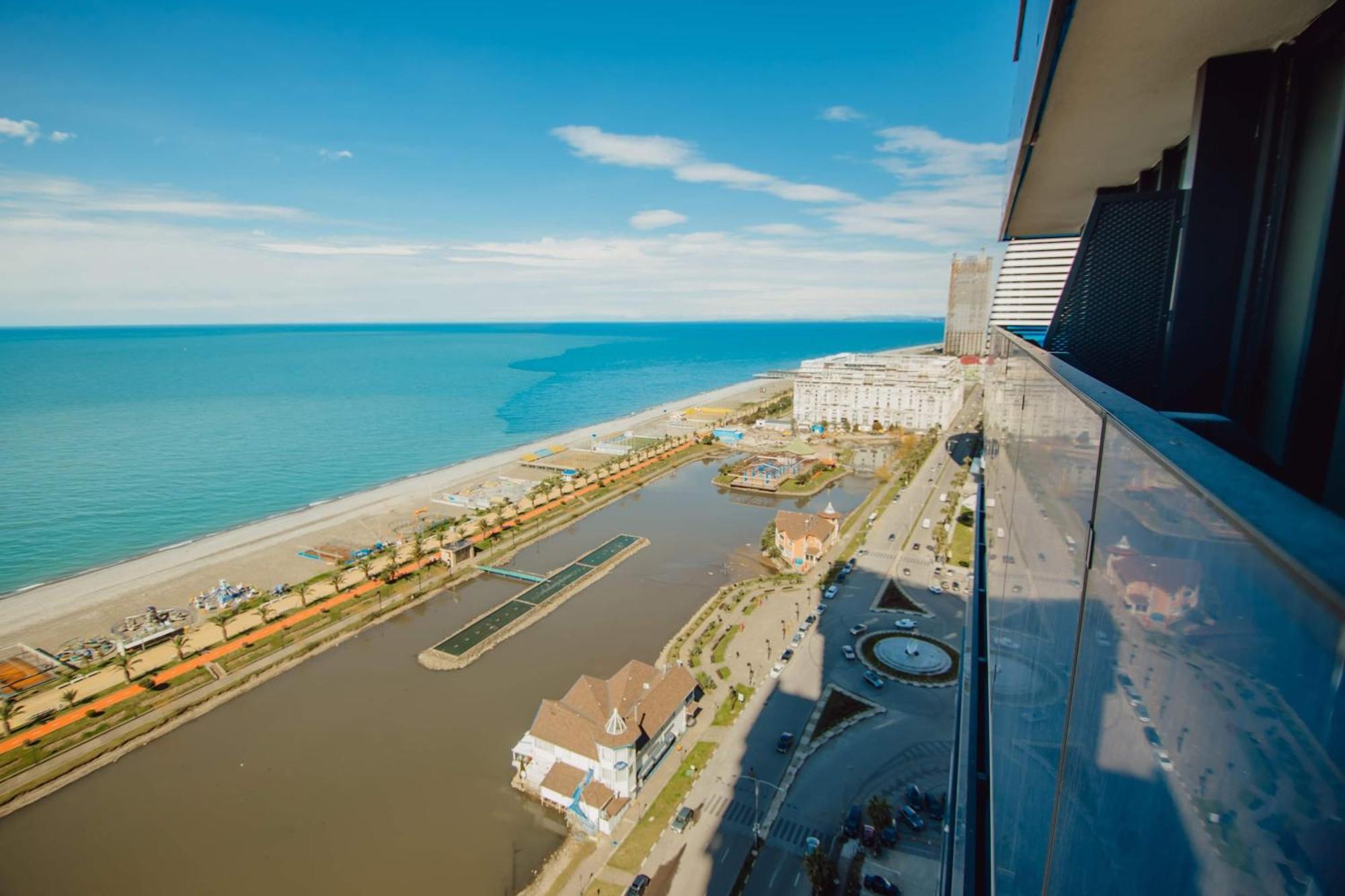 Luxury Beach Front Hotel Batumi Eksteriør billede