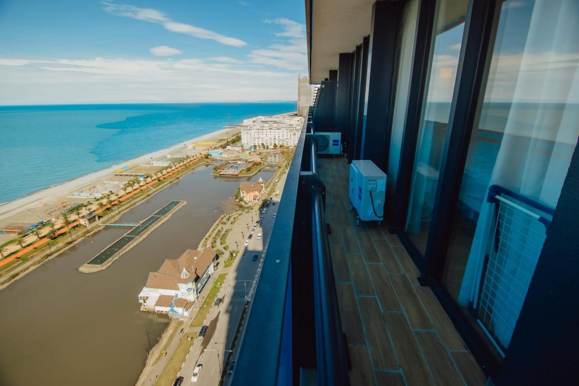 Luxury Beach Front Hotel Batumi Eksteriør billede