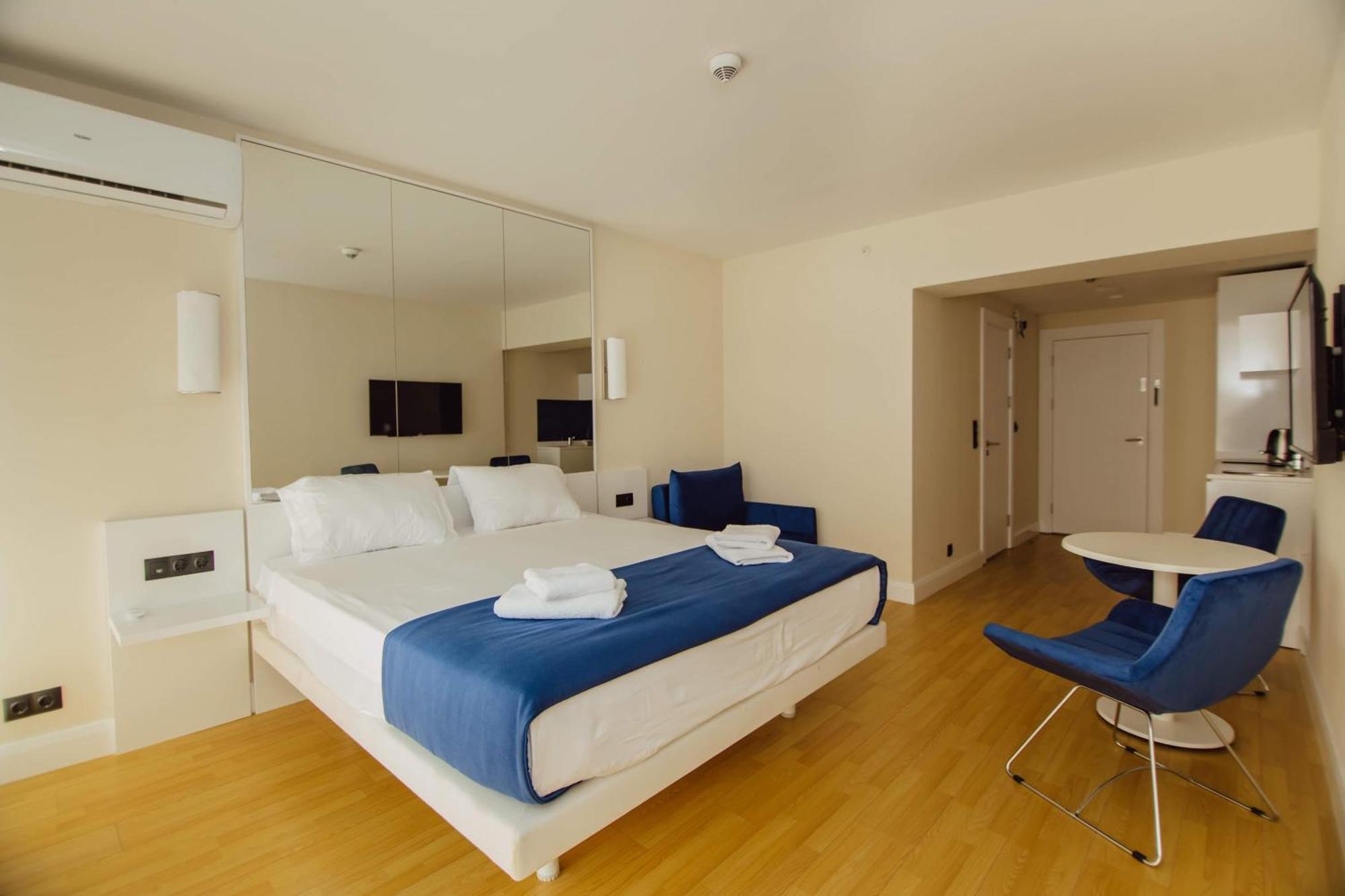 Luxury Beach Front Hotel Batumi Eksteriør billede