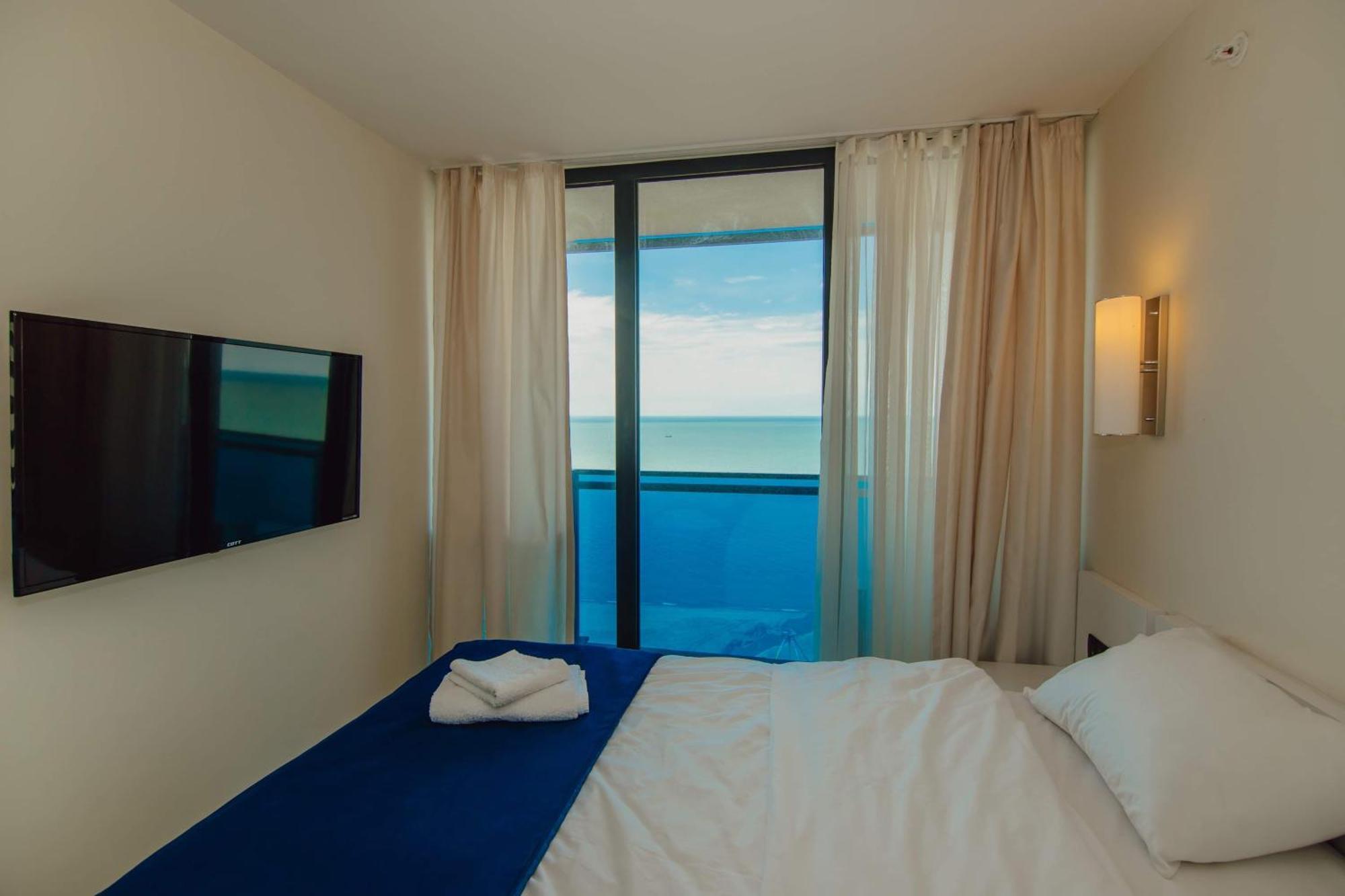 Luxury Beach Front Hotel Batumi Eksteriør billede